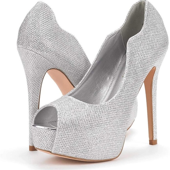 NWT Dream Pairs Silver glitter high heels size 7.5 - Picture 1 of 15